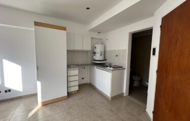 Monoambiente en Pte. Roca al 1400