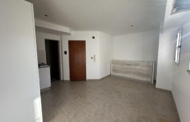 Monoambiente en Pte. Roca al 1400