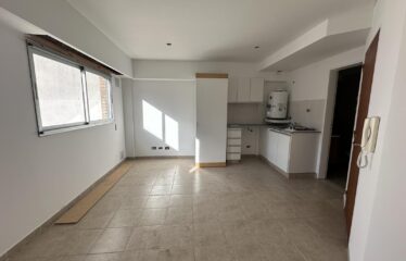 Monoambiente en Pte. Roca al 1400
