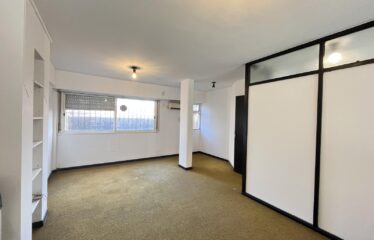 Local en Presidente Roca y Cerrito