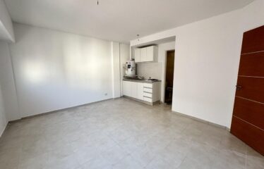 Monoambiente en 1° de Mayo al 1100