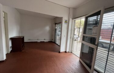 Local en 1° de Mayo al 2500