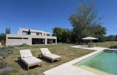 Casa en Kentucky, Funes