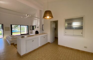 Casa en Los Troncos, Funes