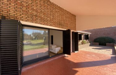 Casa en Los Troncos, Funes