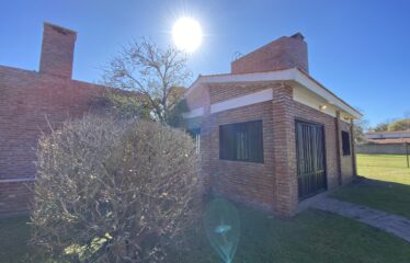 Casa en Los Troncos, Funes