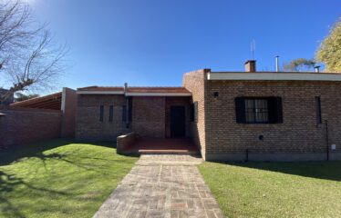 Casa en Los Troncos, Funes