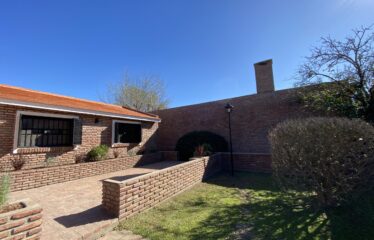 Casa en Los Troncos, Funes