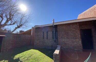 Casa en Los Troncos, Funes