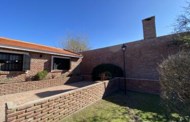 Casa en Los Troncos, Funes