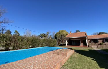 Casa en Los Troncos, Funes