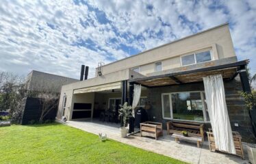 Casa en Miraflores, Funes Hills