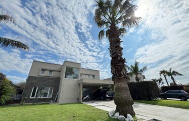 Casa en Miraflores, Funes Hills