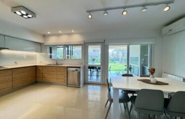 Casa en Miraflores, Funes Hills