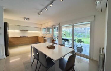 Casa en Miraflores, Funes Hills