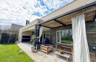 Casa en Miraflores, Funes Hills