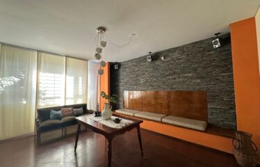 Casa en Guido y Spano 2400