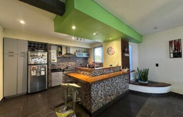 Casa en Guido y Spano 2400