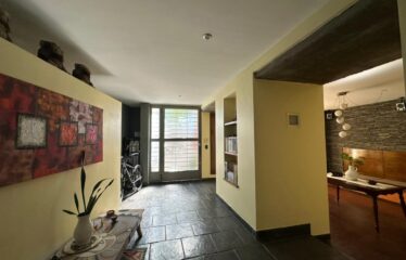 Casa en Guido y Spano 2400