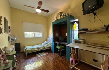 Casa en Guido y Spano 2400