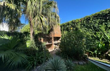 Casa en Guido y Spano 2400