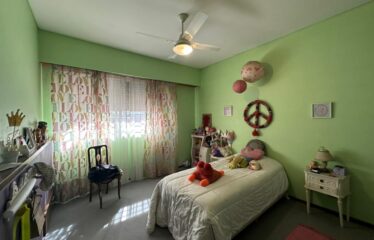 Casa en Guido y Spano 2400