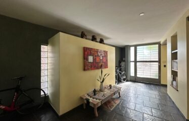 Casa en Guido y Spano 2400