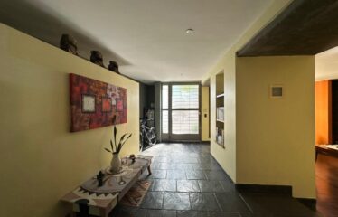 Casa en Guido y Spano 2400