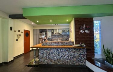 Casa en Guido y Spano 2400