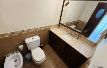 Casa en Juarez Celman y Bv. Argentino