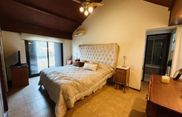 Casa en Juarez Celman y Bv. Argentino