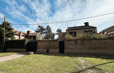 Casa en Juarez Celman y Bv. Argentino
