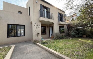 Casa en Juarez Celman y Bv. Argentino