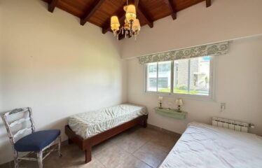 Casa en Miraflores, Funes Hills