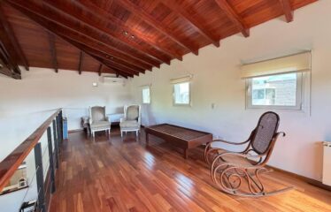 Casa en Miraflores, Funes Hills