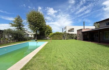 Casa en Miraflores, Funes Hills