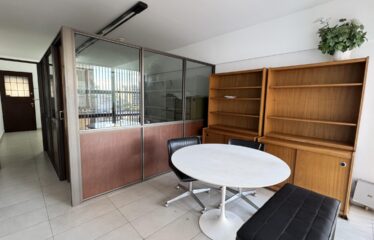 Oficina en Pasaje Araya 600