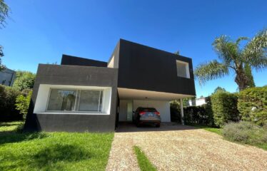 Casa en Miraflores, Funes Hills