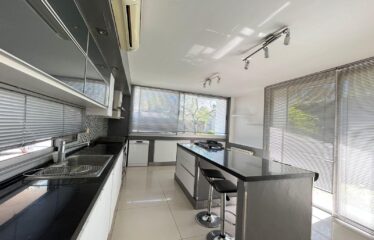 Casa en Miraflores, Funes Hills