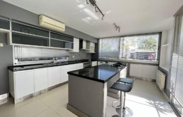 Casa en Miraflores, Funes Hills