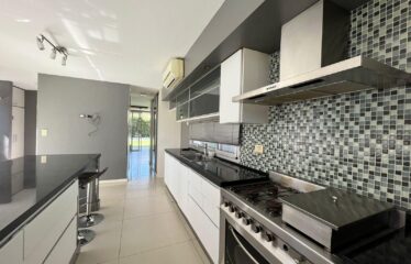 Casa en Miraflores, Funes Hills