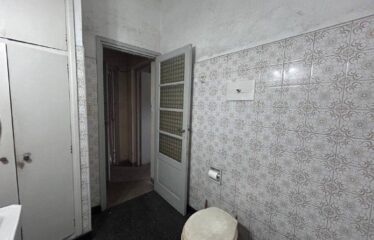 Departamento de pasillo en Dean Funes al 1200