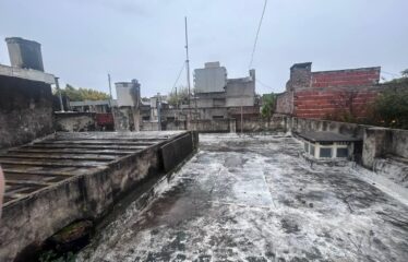 Departamento de pasillo en Dean Funes al 1200