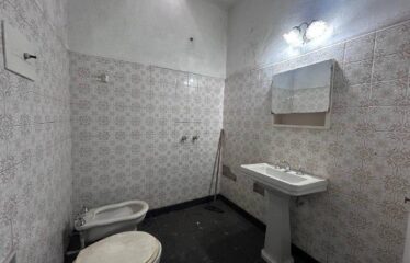 Departamento de pasillo en Dean Funes al 1200