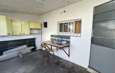 Galpón en Valentín Gómez al 1600