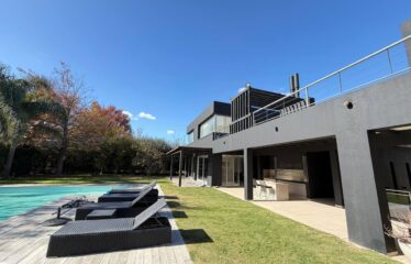 Casa en Miraflores, Funes Hills