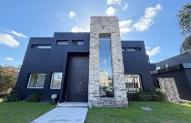 Casa en Miraflores, Funes Hills
