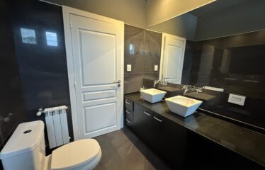 Casa en Miraflores, Funes Hills