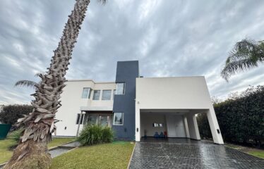 Casa en Miraflores, Funes Hills