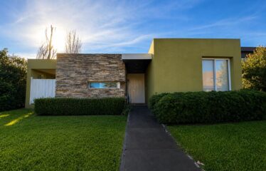 Casa en Miraflores, Funes Hills